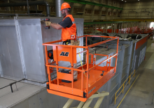 Kolové nůžkové plošiny JLG R3246 
