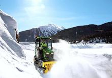 Komunální multifunkční naftová vozidla John Deere 1026 R