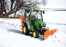 Komunální multifunkční naftová vozidla John Deere 2025 R