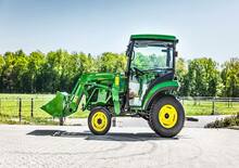 Komunální multifunkční naftová vozidla John Deere 2032 R
