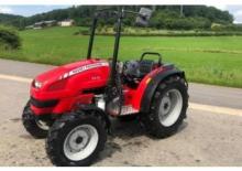 Komunální multifunkční naftová vozidla Massey Ferguson MF 2410