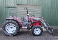 Komunální multifunkční naftová vozidla Massey Ferguson MF 2415