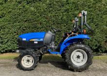 Komunální multifunkční naftová vozidla New Holland TC 24 D