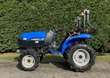Komunální multifunkční naftová vozidla New Holland TC 24 D