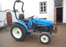 Komunální multifunkční naftová vozidla New Holland TC 27 D
