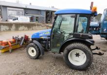 Komunální multifunkční naftová vozidla New Holland TCE 55