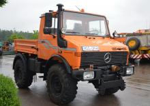 Komunální multifunkční naftová vozidla Unimog U 1400