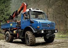 Komunální multifunkční naftová vozidla Unimog U 5000