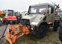 Komunální multifunkční naftová vozidla Unimog U 90
