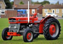 Traktory se zadním náhonem Massey Ferguson 135