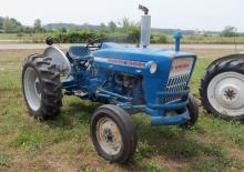 Komunální traktory Ford-NH 2000