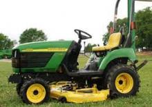 Komunální traktory John Deere 2210