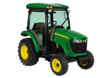 Komunální traktory John Deere 3320