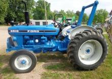 Komunální traktory Ford-NH 3610