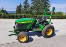 Komunální traktory John Deere 4110
