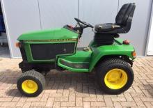 Komunální traktory John Deere 415
