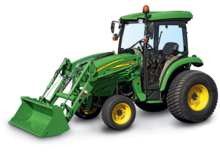 Komunální traktory John Deere 4720