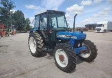 Komunální traktory Ford-NH 4830