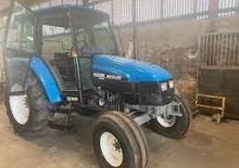 Komunální traktory New Holland 4835