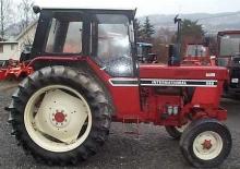 Traktory se zadním náhonem International Harvester 585