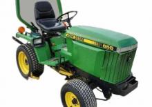 Komunální traktory John Deere 655