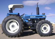 Komunální traktory Ford-NH 6610