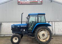 Komunální traktory Ford-NH 6640