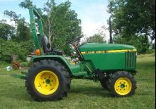 Komunální traktory John Deere 670