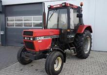 Komunální traktory Case IH 745 XL