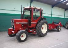 Traktory se zadním náhonem International Harvester 885