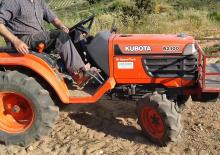 Komunální traktory Kubota B 2100 HDBS
