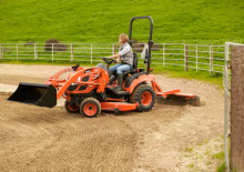 Komunální traktory Kioti CS2210H