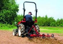 Komunální traktory Yanmar EF 233M