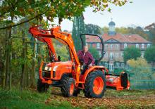 Komunální traktory Kubota L1361 HDW