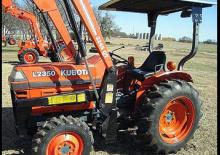 Komunální traktory Kubota L2350
