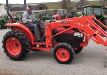 Komunální traktory Kubota L3240