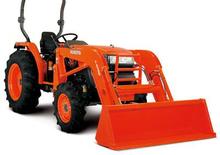 Komunální traktory Kubota L4100