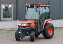 Komunální traktory Kubota ST 35 a