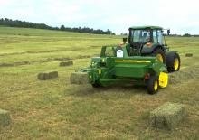 Lisy na hranolové balíky + Lisy na obří balíky John Deere 459