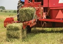Lisy na hranolové balíky + Lisy na obří balíky New Holland BC 5060 TW EUR