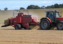 Lisy na hranolové balíky + Lisy na obří balíky Massey Ferguson MF 185 S2