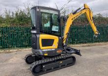 Minirypadla New Holland E25D