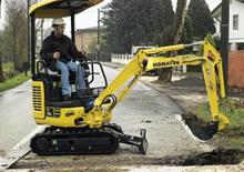Minirypadla Komatsu PC16R-2