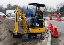 Minirypadla Komatsu PC16R-3