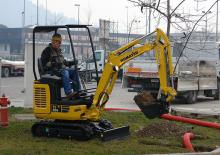 Minirypadla Komatsu PC16R-3HS