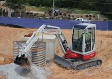 Minirypadla Takeuchi TB 138 FR