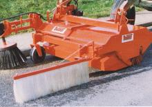 Montované zametače Bugnot BR 120