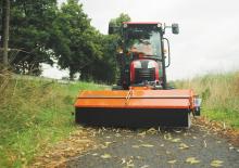 Montované zametače Bema Kommunal 450 Dual 1400