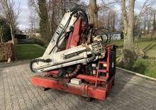Nakládací jeřáby s pojezdem Hiab 130 R-F2
