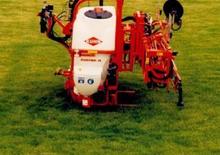 Nesené postřikovače Kuhn Porter M 1200